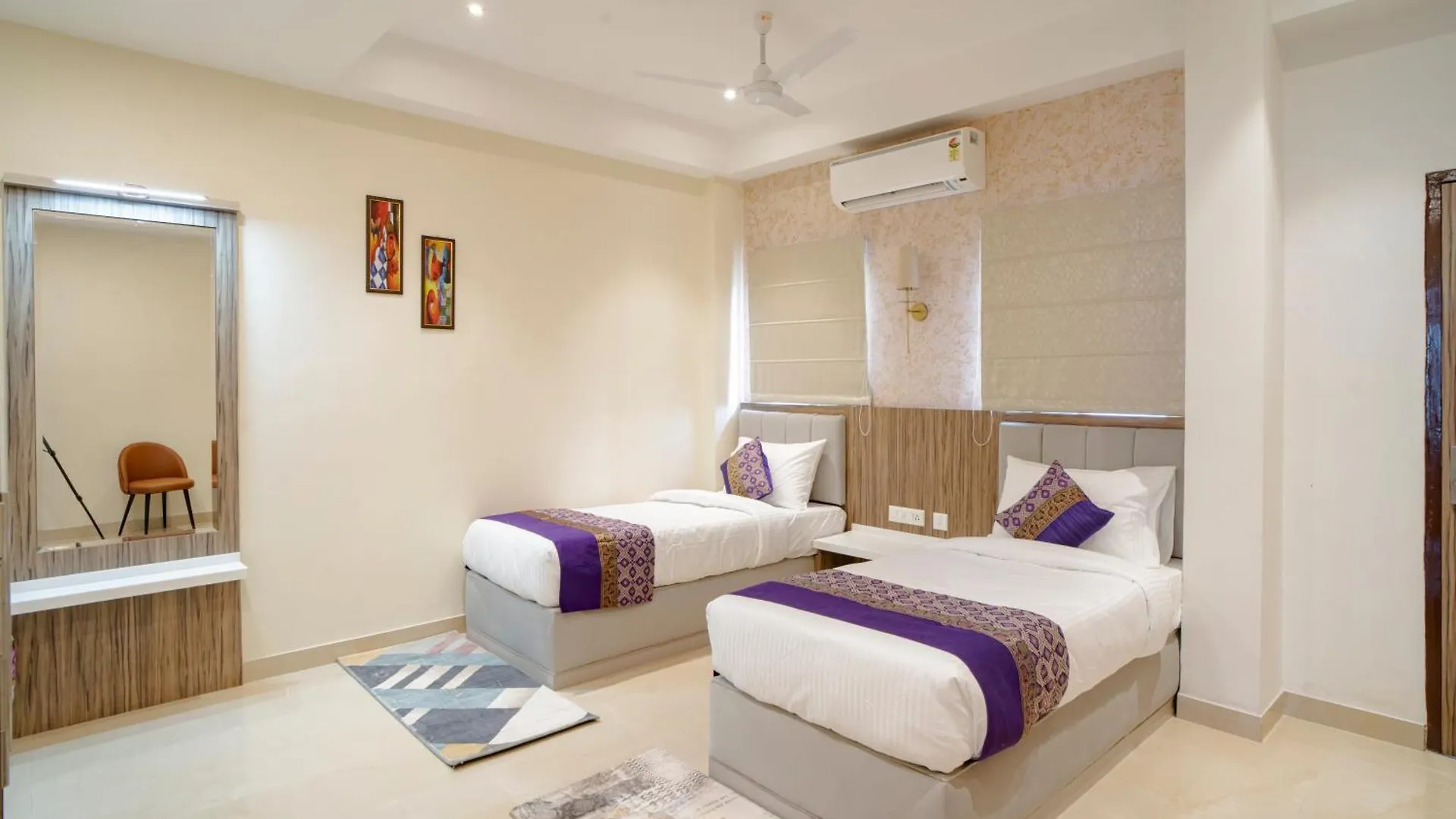 ****  Hotel Omkar International Varanasi --A Premium Luxury Hotel -- 5-Star Feel At An Affordable Price -- India