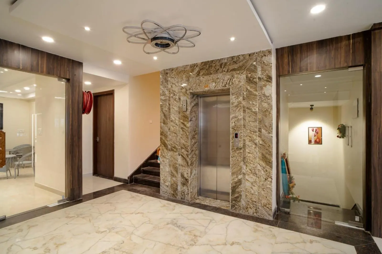 Hotel Omkar International Varanasi --A Premium Luxury Hotel -- 5-Star Feel At An Affordable Price -- 4*,  India