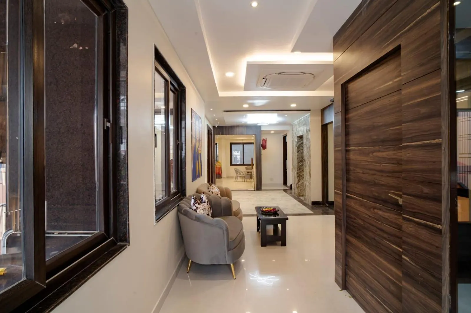 Hotel Omkar International Varanasi --A Premium Luxury Hotel -- 5-Star Feel At An Affordable Price -- India