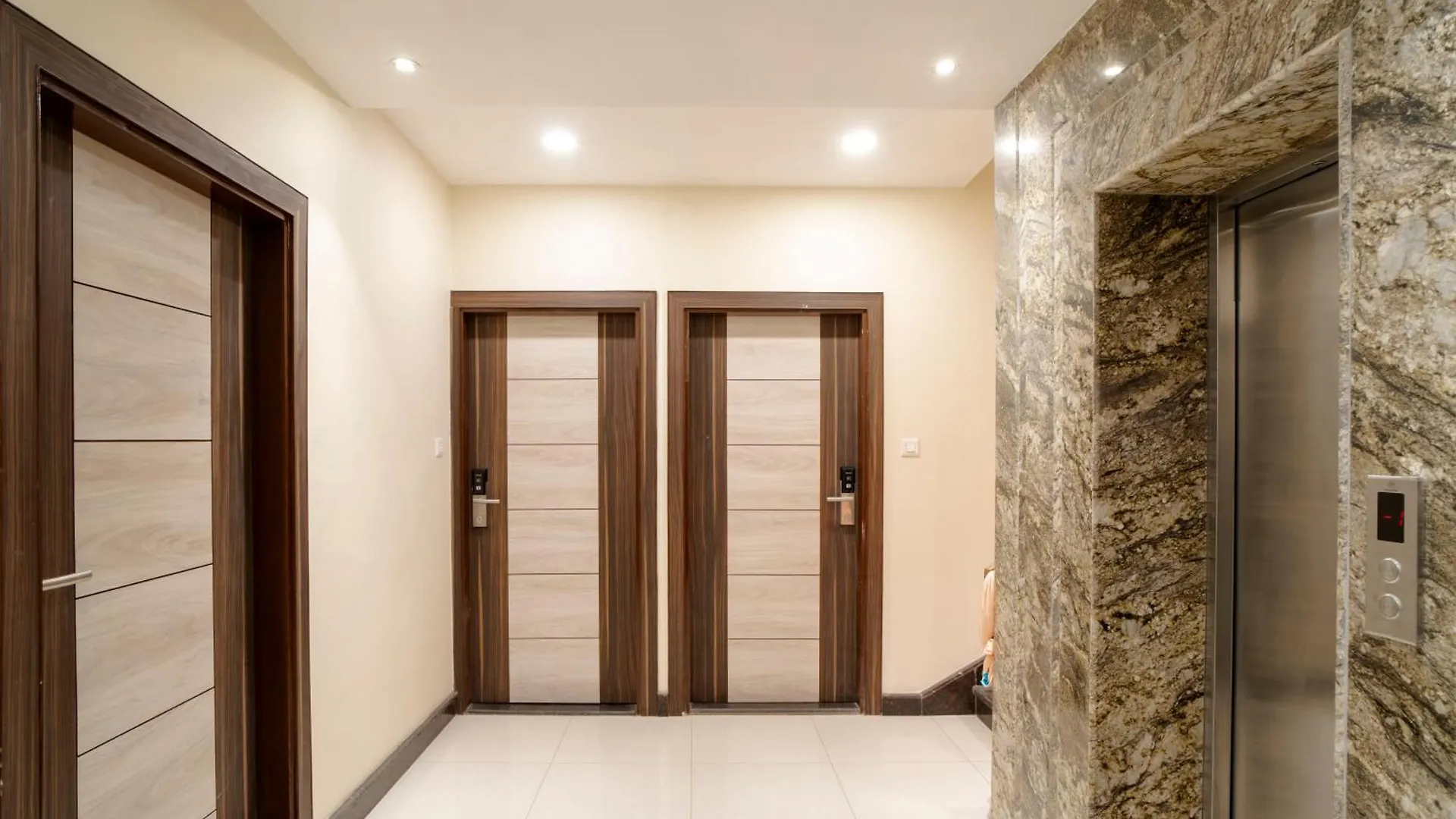 ****  Hotel Omkar International Varanasi --A Premium Luxury Hotel -- 5-Star Feel At An Affordable Price -- India
