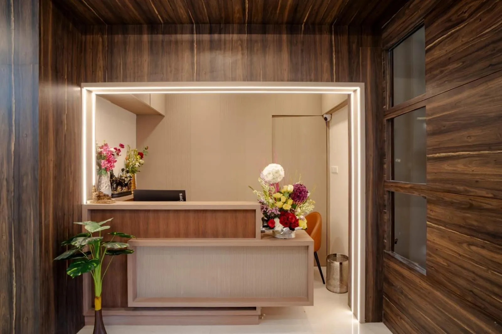 Hotel Omkar International Varanasi --A Premium Luxury Hotel -- 5-Star Feel At An Affordable Price --